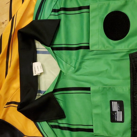 3 Soccer Referee Polos + 1 pair of shorts - Picture 3 of 8